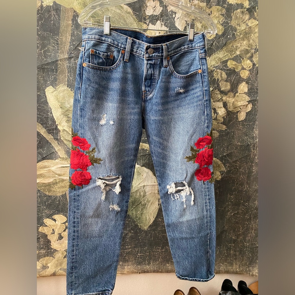Levi’s 501 🌹 embroidered denim